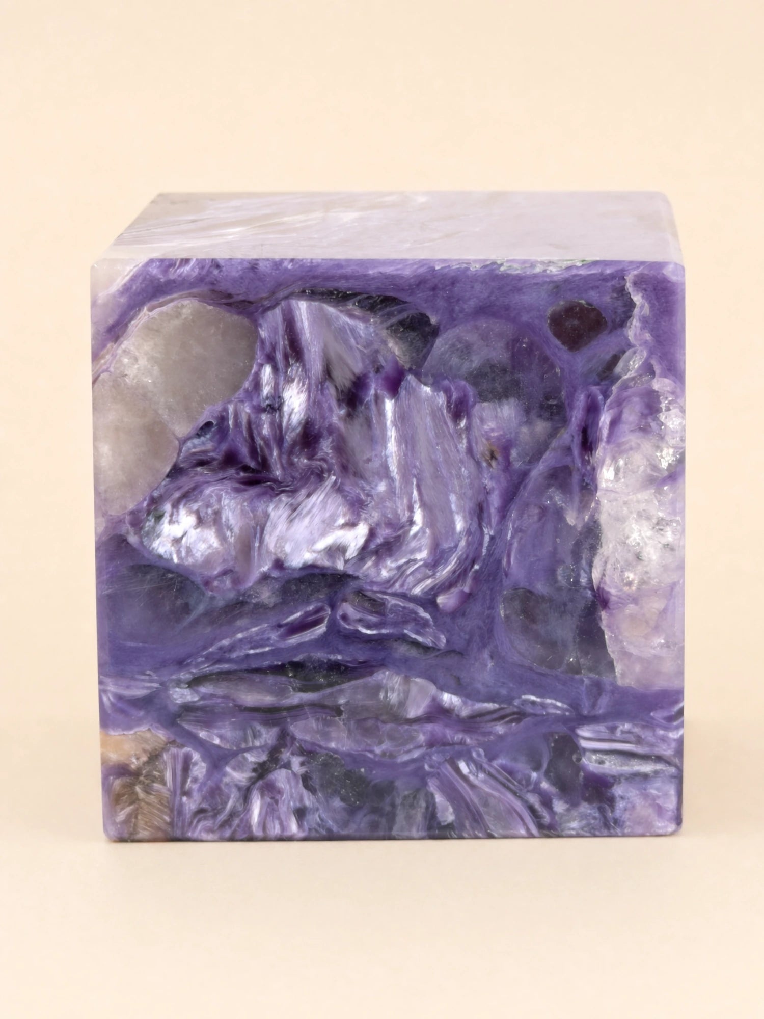 Charoite Cubo — 115 g · 3,5 × 3,5 cm
