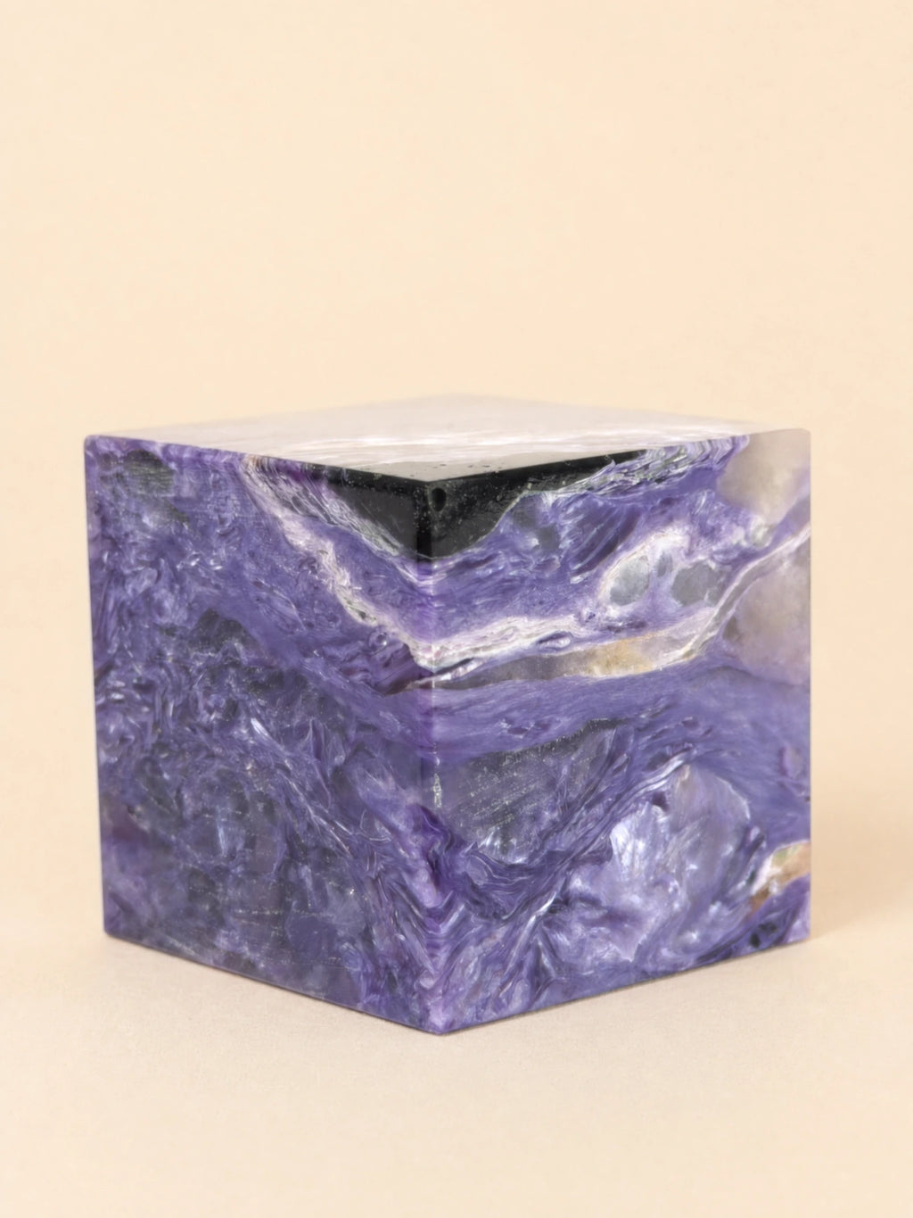 Charoite Cubo — 115 g · 3,5 × 3,5 cm